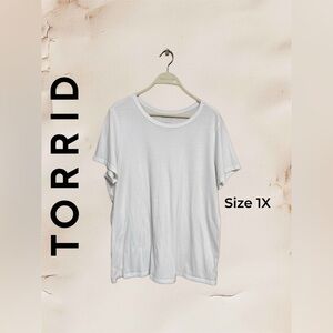 👚⭐️ Torrid Classic Fit Short Sleeve Tee – Size 1X – Cream ⭐️👚